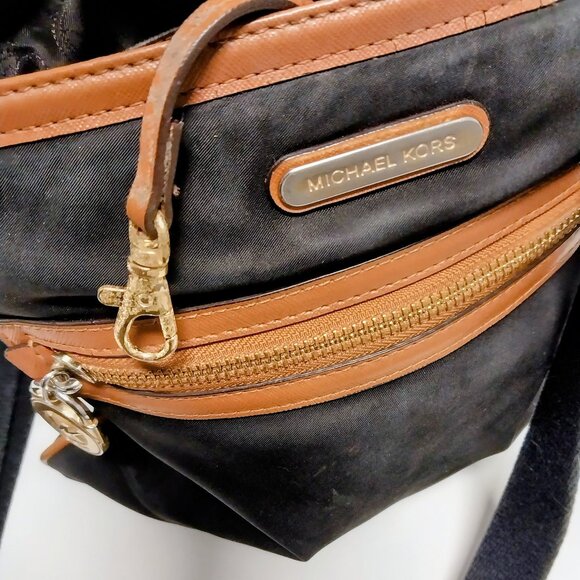Michael Kors Crossbody Handbag Kempton Black & Brown Nylon & Leather Trim - Picture 4 of 11